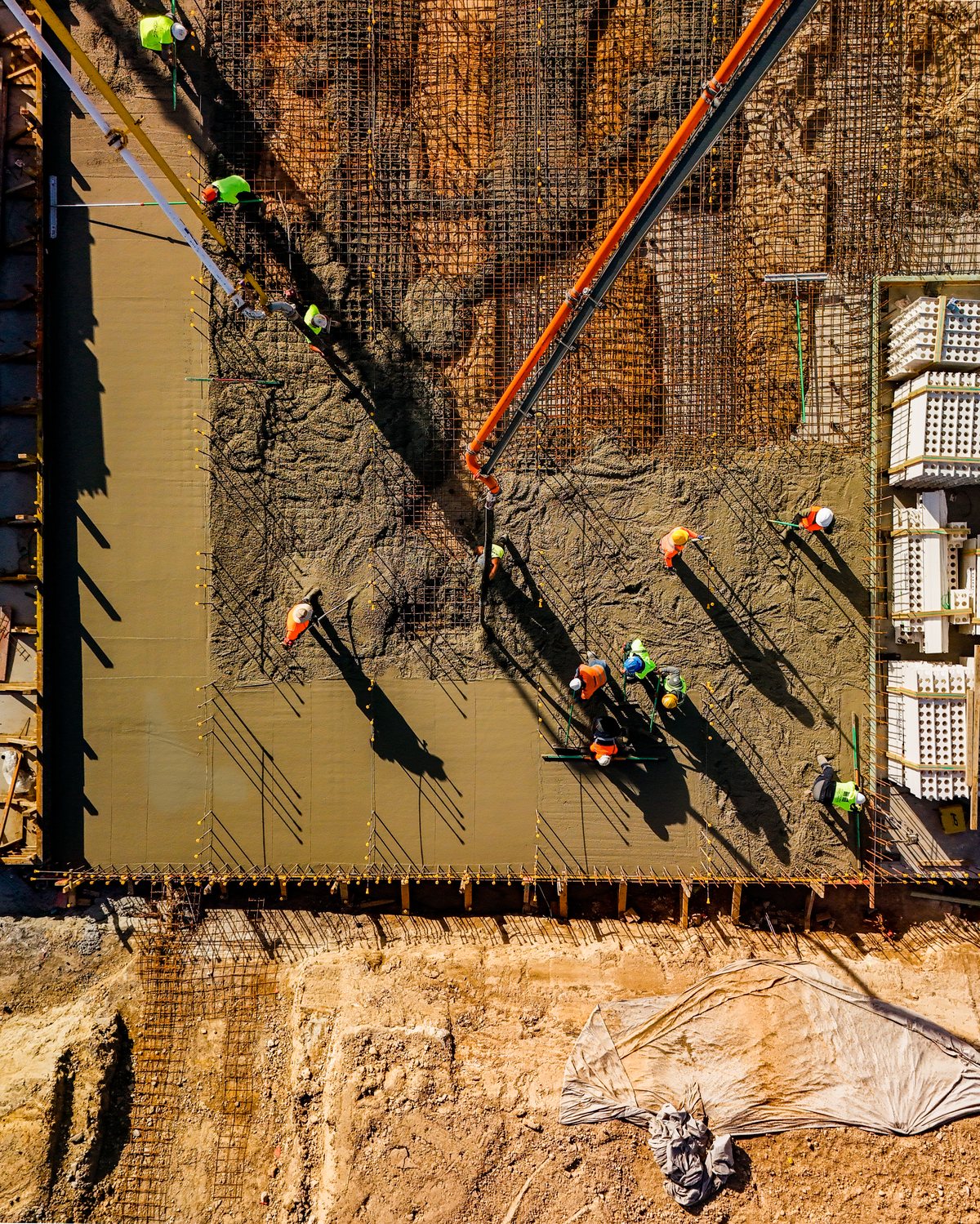 AP Pumping crew and machinery on site