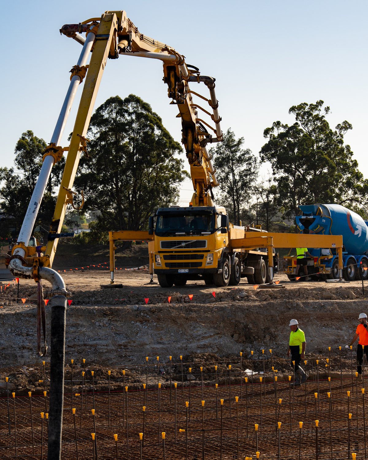 AP Pumping crew and machinery on site